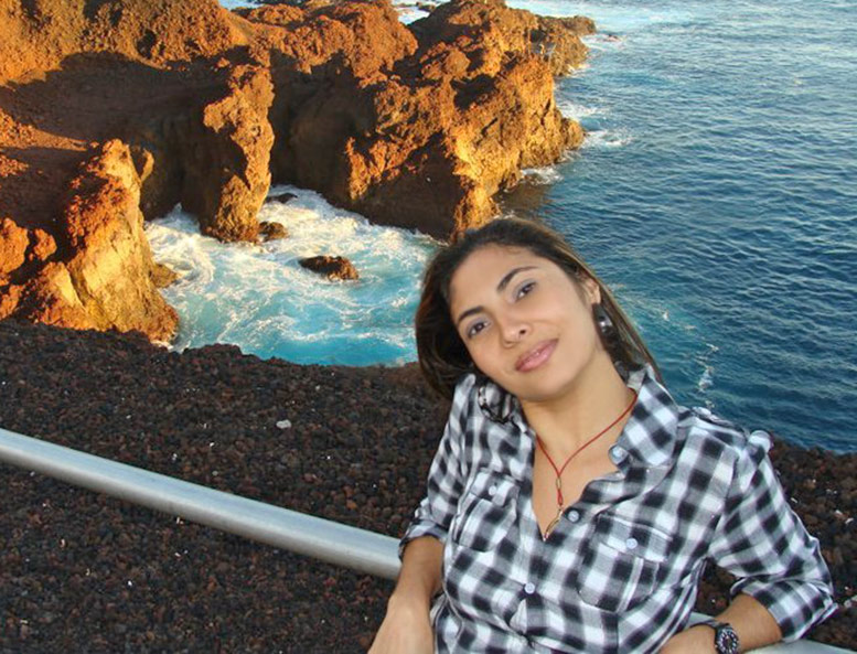 Date this happy Venezuela girl Florelba from Barquisimeto VE77