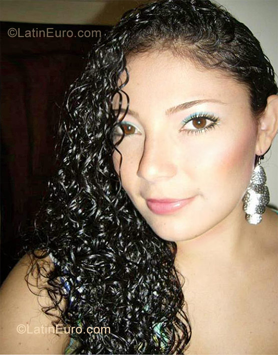 Date this hard body Colombia girl Rocio from Cali CO9581