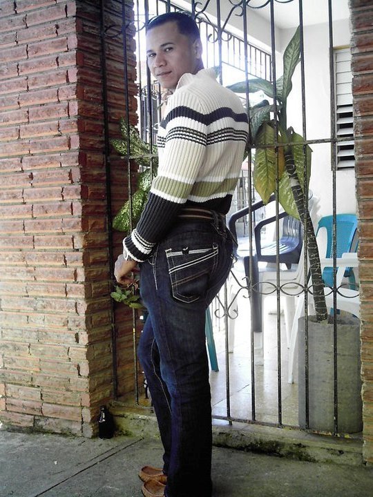 Date this attractive Dominican Republic man Elpequenogigant from Santiago, Rep. Dom. DO10572
