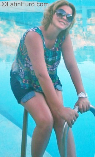 Date this charming Brazil girl Virginia moreir from Além Paraíba BR6480