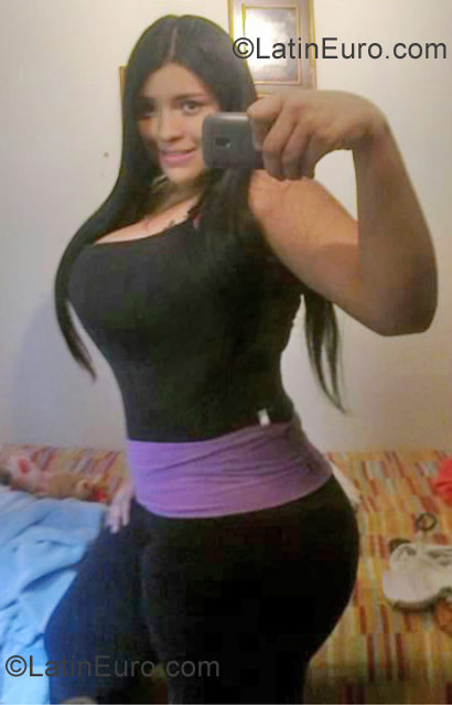 Date this athletic Colombia girl LORE_RUIZ from Medellin CO9706