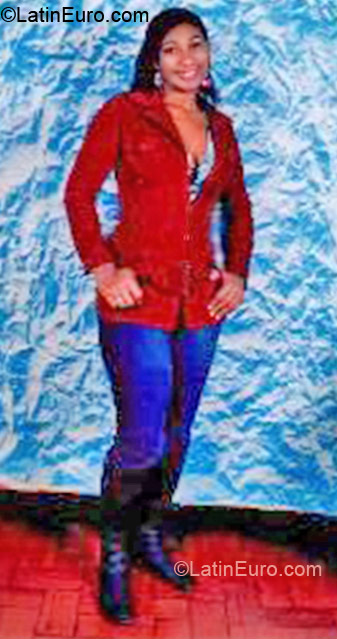 Date this pretty Colombia girl Densi from Bogota CO9728