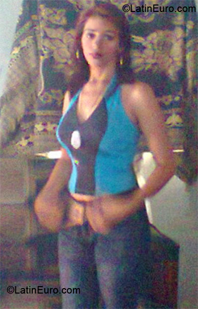 Date this passionate El Salvador girl Yessenia from Sensunepeque SV39