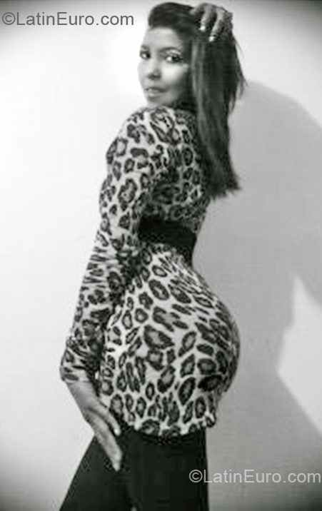 Date this sultry Colombia girl Yurly from Bogota CO9769