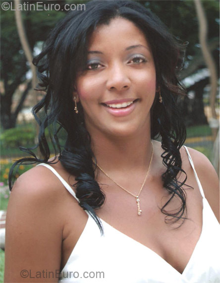 Date this hot Colombia girl Diana from Cali CO9747