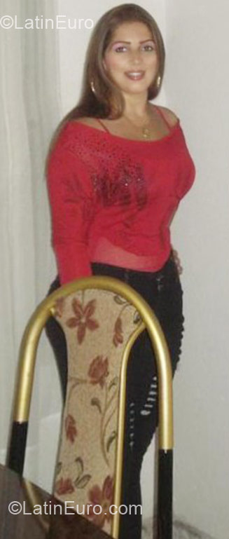 Date this happy Colombia girl Jhoanna from Cali CO9841