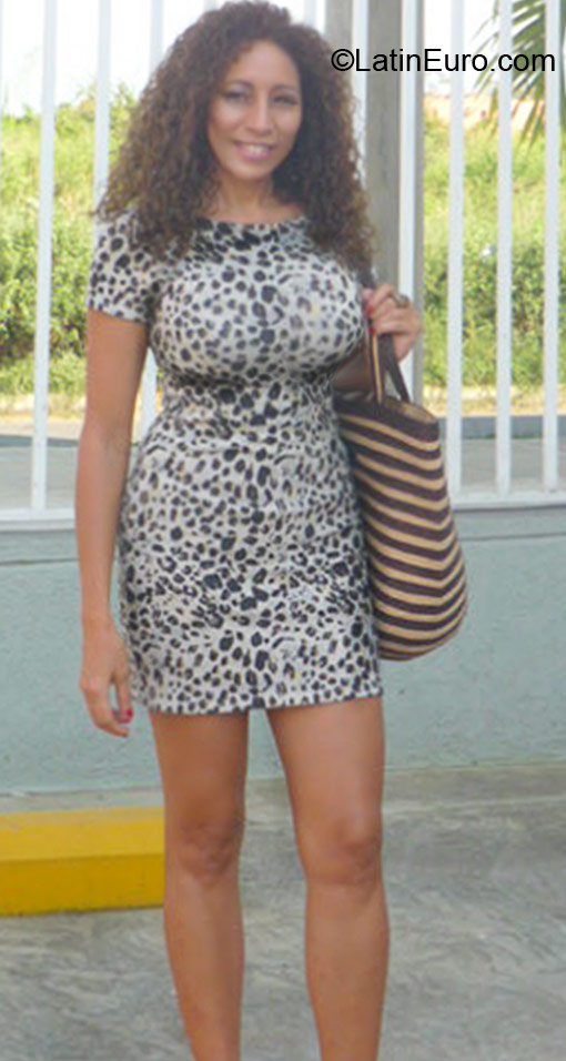 Date this georgeous Colombia girl Cecilia from Bogota CO9914