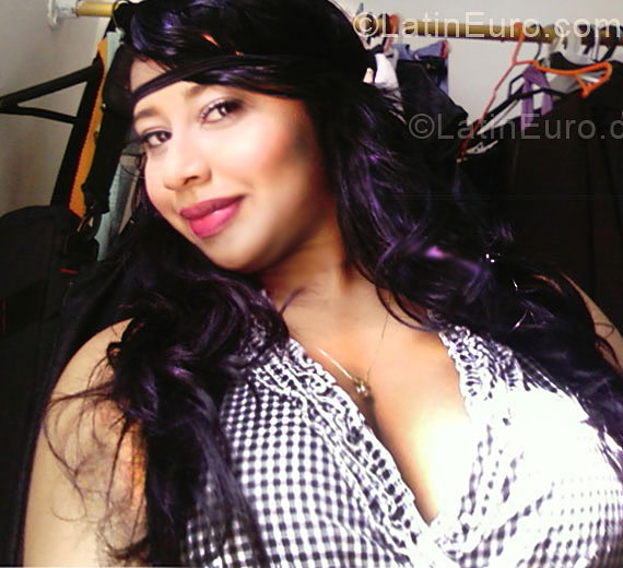 Date this sultry Colombia girl Paola from Barranquilla CO9934