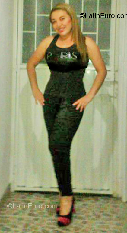 Date this happy Colombia girl Luz Adriana from Bogota CO10003