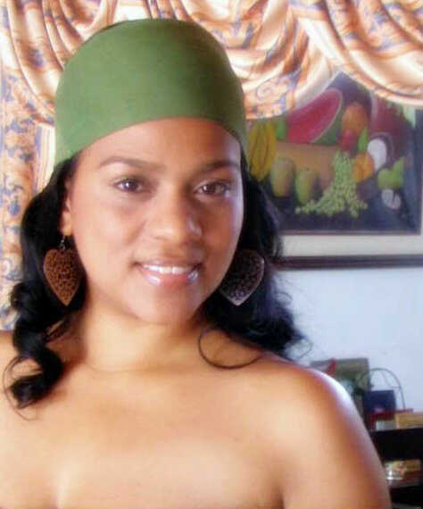 Date this hot Colombia girl Isabel from Cali CO10015