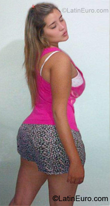 Date this hard body Colombia girl Valerie from Pereira CO10811