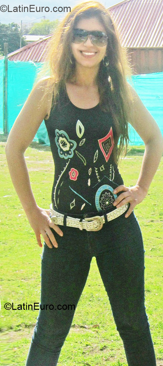 Date this young Colombia girl Mercedes from Bogota CO10075
