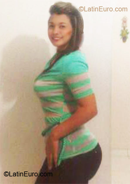 Date this nice looking Colombia girl Maleja26 from Barranquilla CO10107
