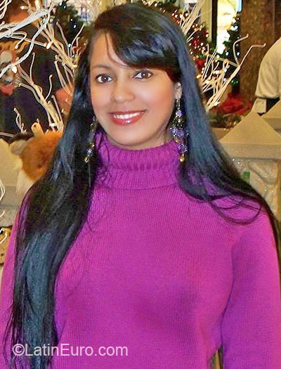 Date this foxy Brazil girl Tinalinda from Salvador BR6710