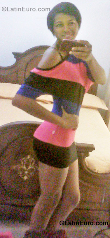 Date this hot Colombia girl Miryan from Cartagena CO10804