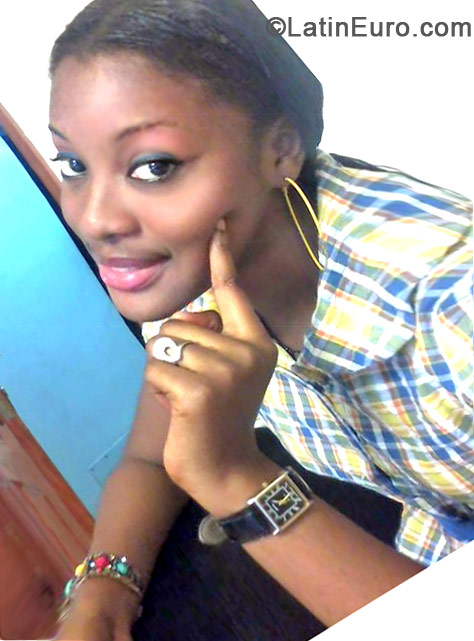 Date this voluptuous Cote D'Ivoire girl Irne from abidjan CI27