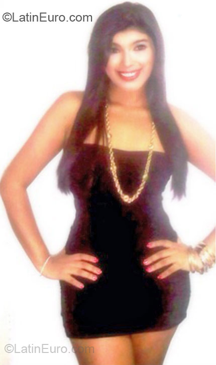 Date this hot Colombia girl Laura from Barranquilla CO10643