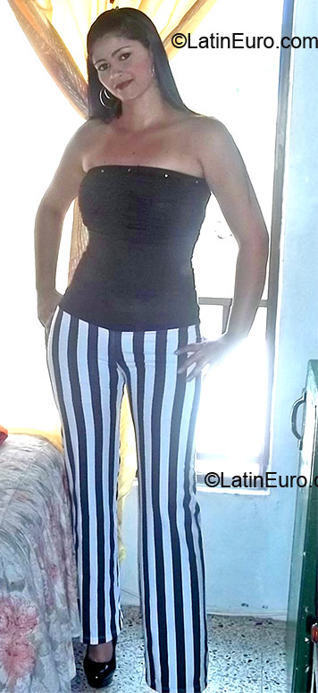 Date this voluptuous Colombia girl Diana from Medellin CO10657