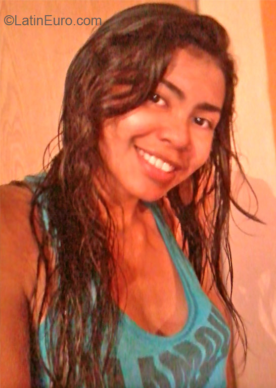 Date this charming Colombia girl Samantha from Barranquilla CO10660