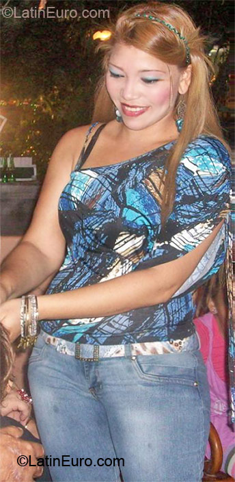 Date this foxy Colombia girl Cecilia from Cartagena CO10667