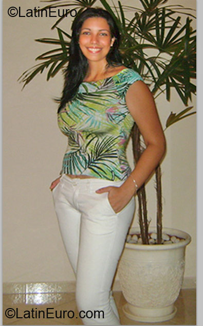 Date this stunning Brazil girl Poliana from Sao Paulo BR6797
