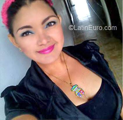 Date this hard body Colombia girl Yosi from Cucuta CO21733