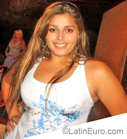 Date this delightful Brazil girl Fernanda from Uberaba BR6834