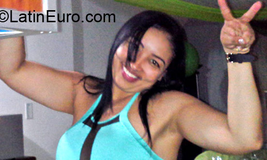 Date this sultry Colombia girl Marta Lucia from Medellin CO10711