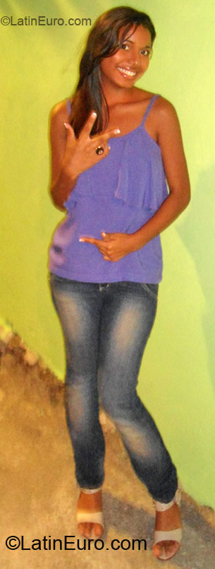 Date this foxy Brazil girl Deyse from Recife BR6836