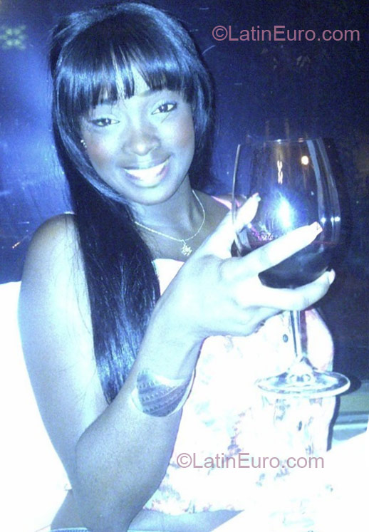 Date this voluptuous Colombia girl Yanni from Cali CO11629