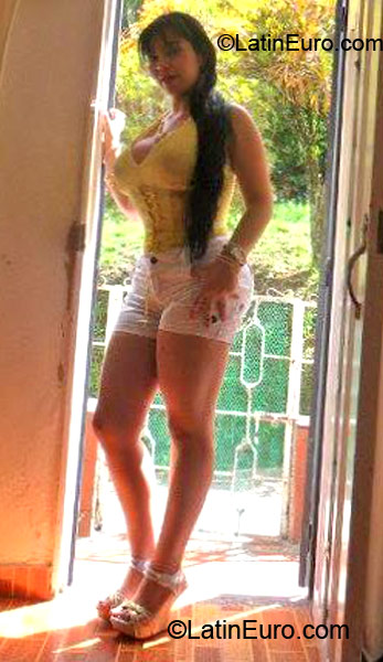 Date this beautiful Colombia girl Jennifer from Medellin CO10750