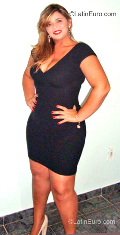 Date this funny Brazil girl Mayra from Brasilia BR9984