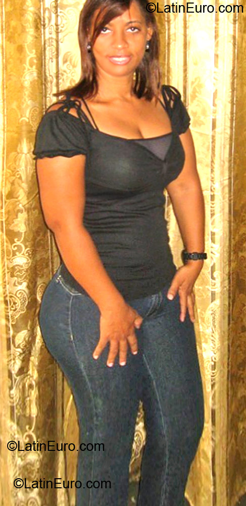 Date this georgeous Colombia girl Joani from Cartagena CO10783