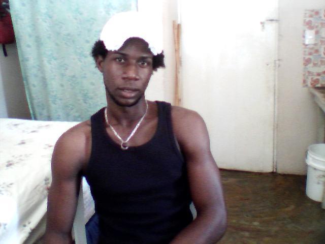 Date this pretty Dominican Republic man Frank from Santo Domingo DO11715