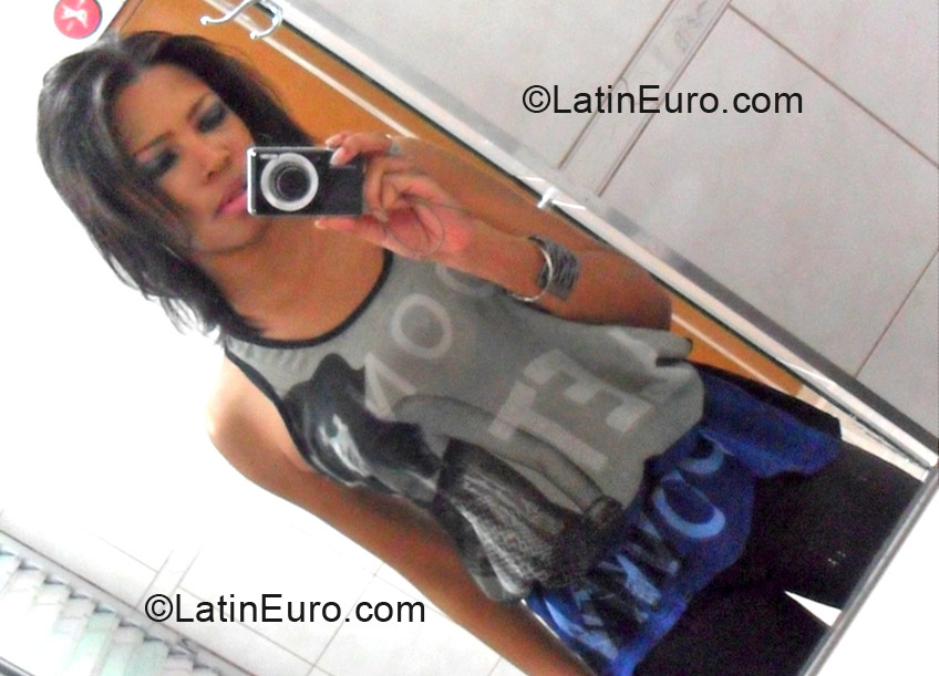 Date this hard body Brazil girl Erica from Sao Paulo BR6875