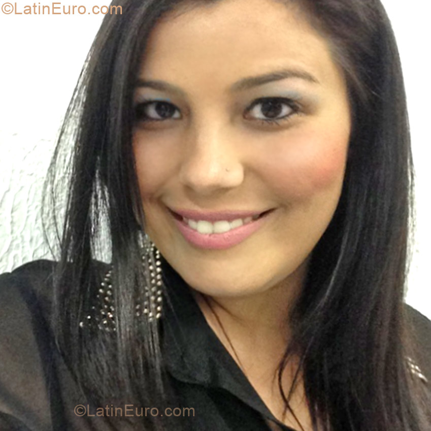 Date this passionate Brazil girl Camily from Rio De Janeiro BR9519