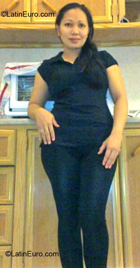 Date this young Philippines girl Alelie from Manila PH496