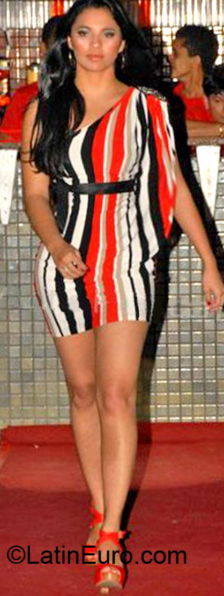 Date this funny Brazil girl Ludmila from Governador valadares BR7841