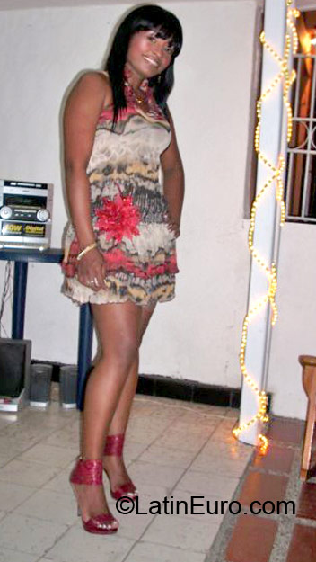 Date this beautiful Colombia girl Dilma from Cartagena CO10903