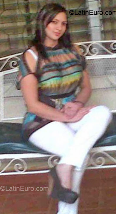 Date this nice looking Honduras girl Mersy from San Pedro Sula HN701