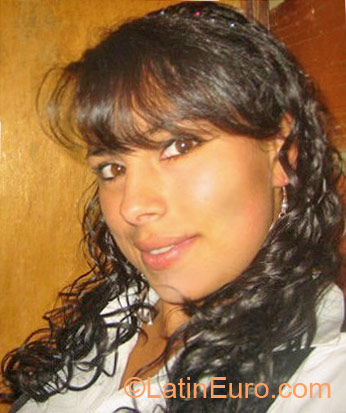 Date this nice looking Colombia girl Cindy Sthefanya from Chiquinquira CO11186