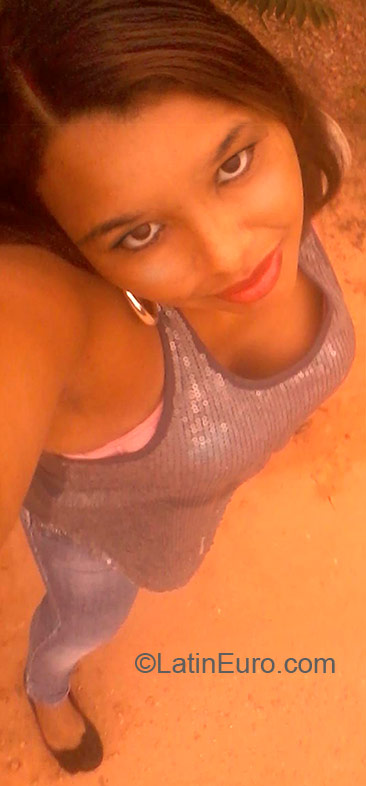 Date this pretty Brazil girl Solimar from Goiania BR7044