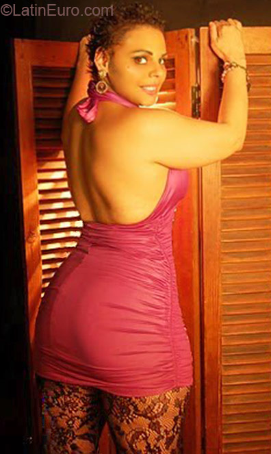 Date this voluptuous Brazil girl Angela Maria from Sao Paulo BR7067