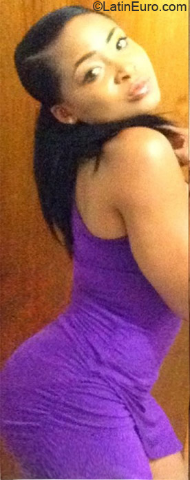 Date this delightful Jamaica girl Shelly from Kingston JM1080