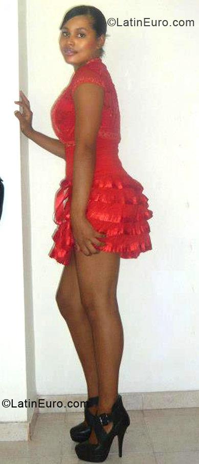 Date this happy Dominican Republic girl Andy nairoby from Barahona DO12361