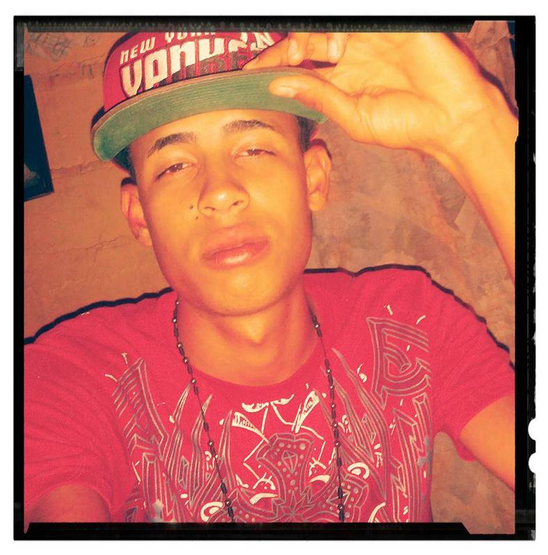 Date this tall Dominican Republic man Kenly from Santiago DO12436