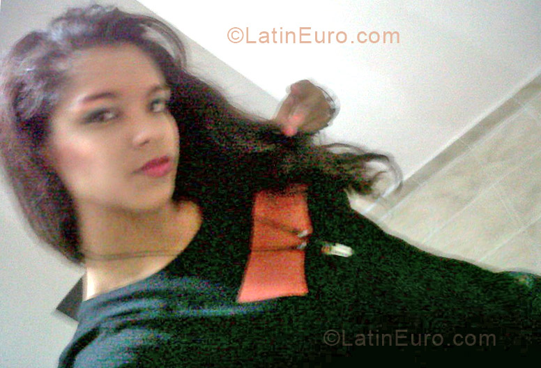 Date this beautiful Colombia girl Taty05 from Cali CO14753