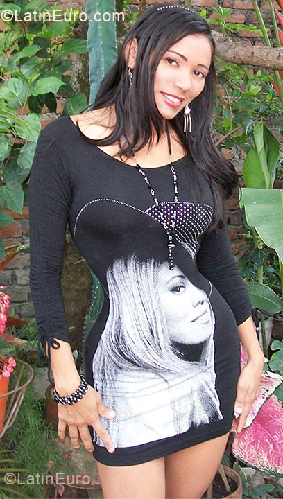 Date this beautiful Colombia girl Maria from Cali CO11442