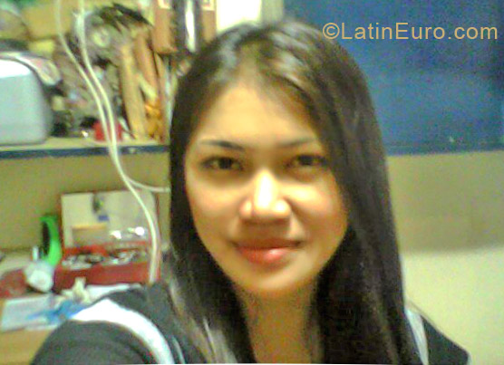 Date this sultry Philippines girl Rose from Manila PH516