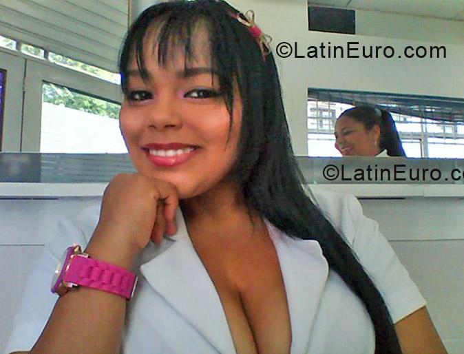 Date this cute Colombia girl DIANA from Cali CO11498